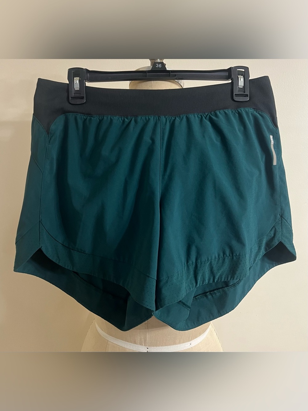 REI COOP Athletic Shorts Green Size Medium